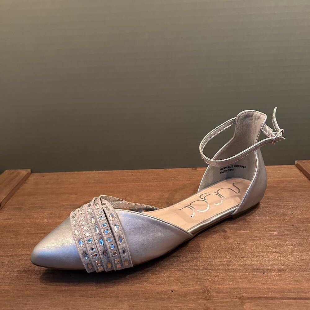 Sugar Womens Silver Point Closed Toe Sandal Size 9M